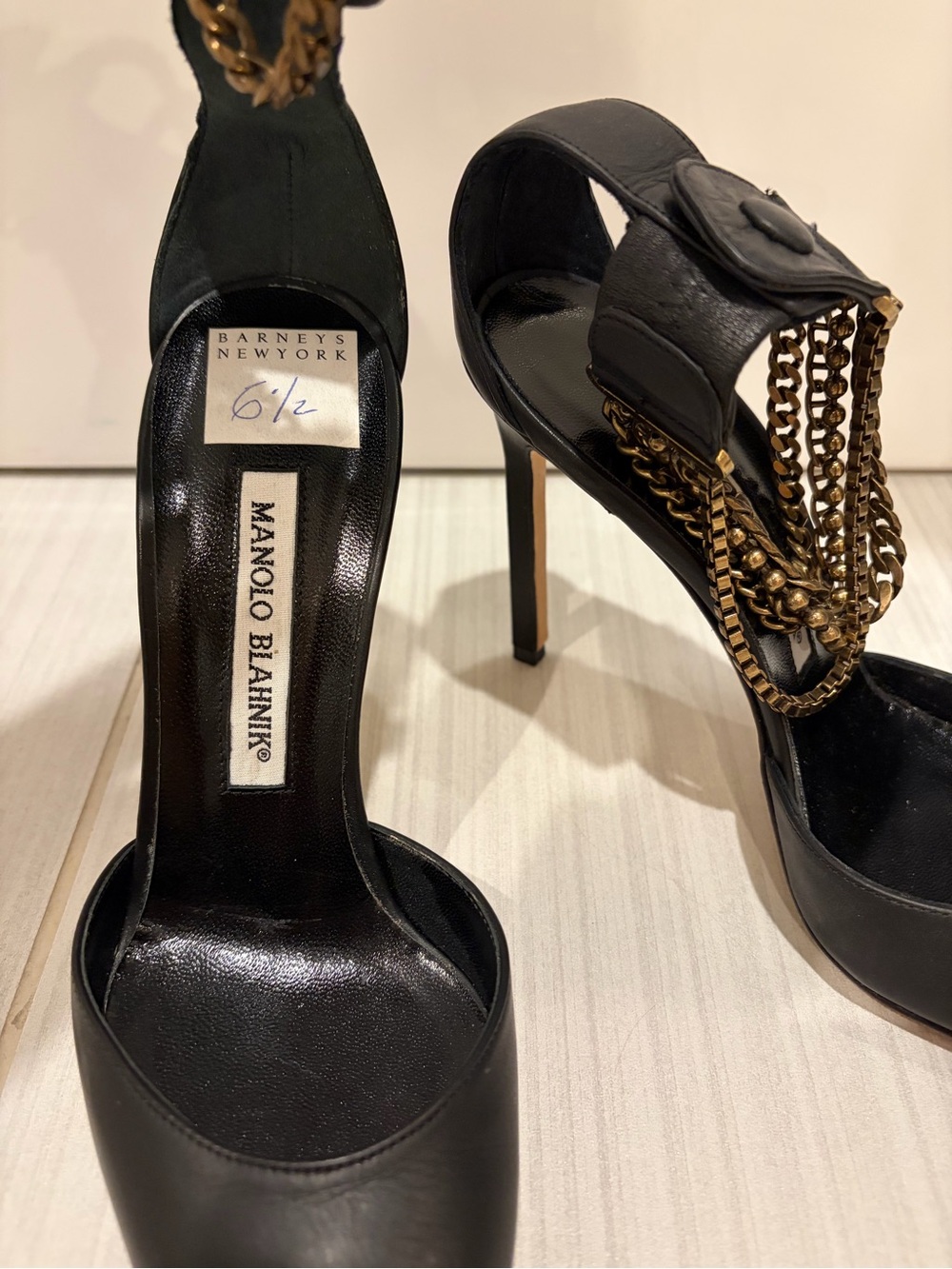Manolo Blahnik M-Evolu Stilettos with Gold Chain Anklet - Picture 2 of 5